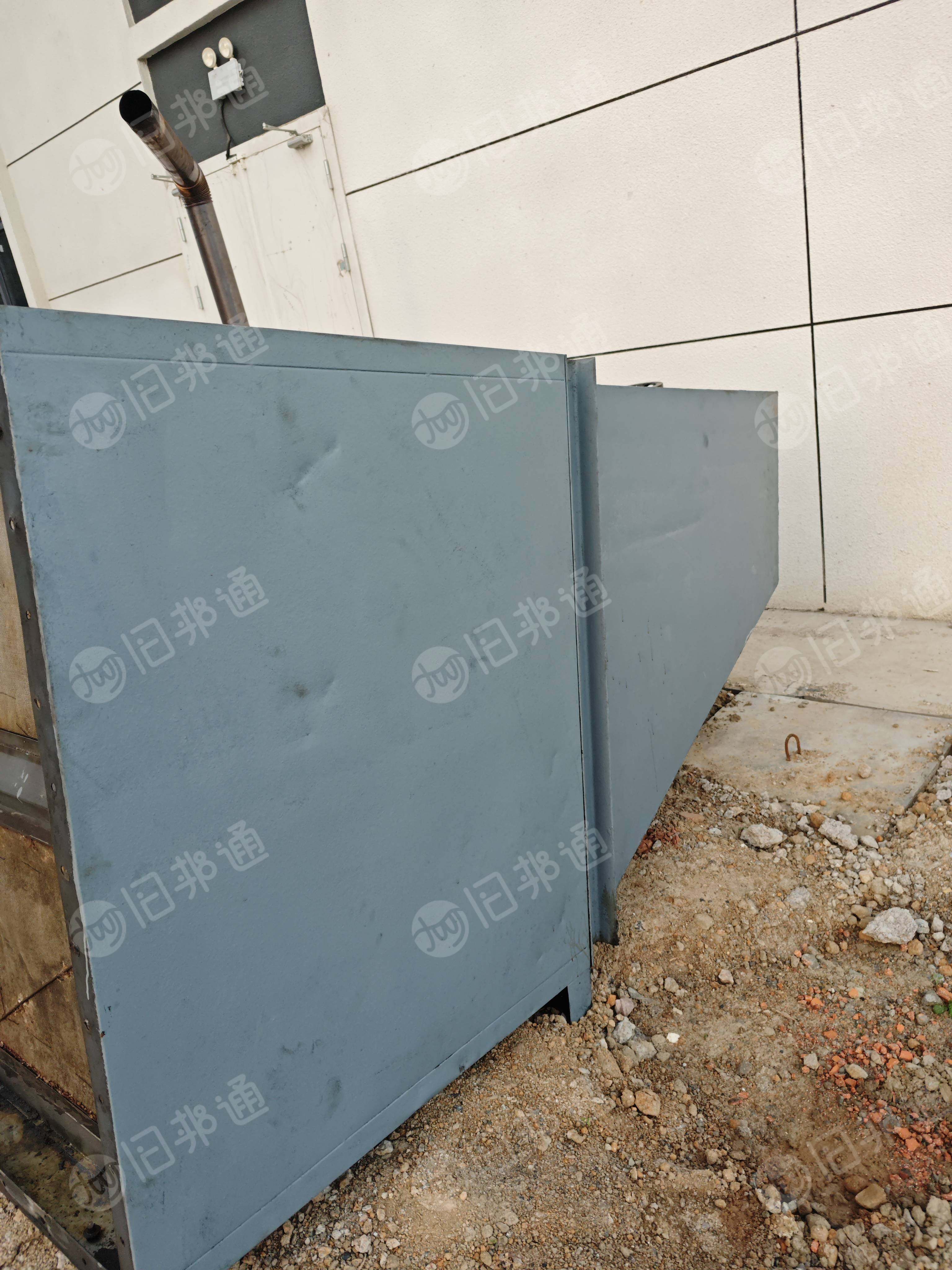 出售八成新二手保丽洁油烟净化器。