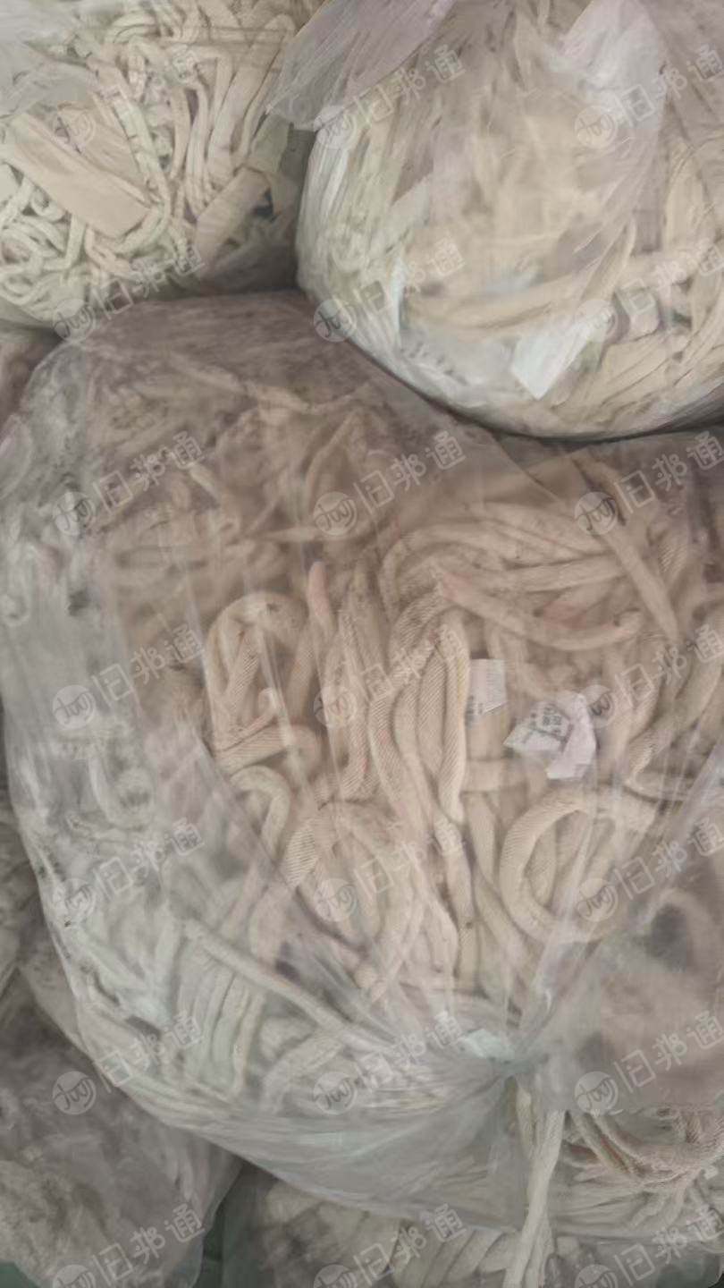 长期出售涤棉开花料，涤棉废布，针织涤棉料，含棉80，带杠的跟不带的都有分开，现货十几吨