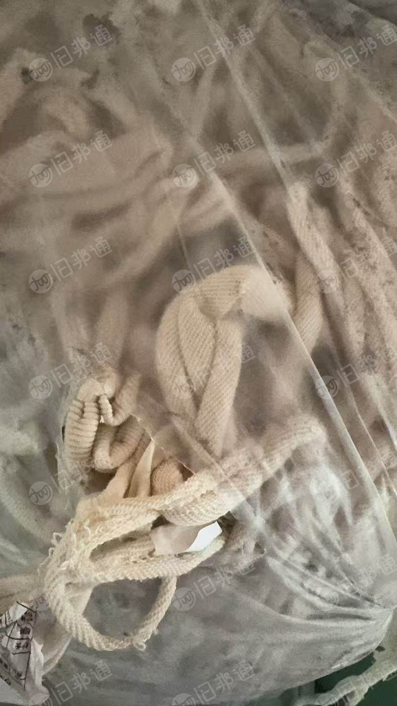 长期出售涤棉开花料，涤棉废布，针织涤棉料，含棉80，带杠的跟不带的都有分开，现货十几吨