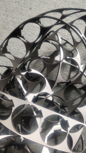 出售EVA泡棉废料，模切厂直接下来的，带胶，有一层白纸。每个月都有货