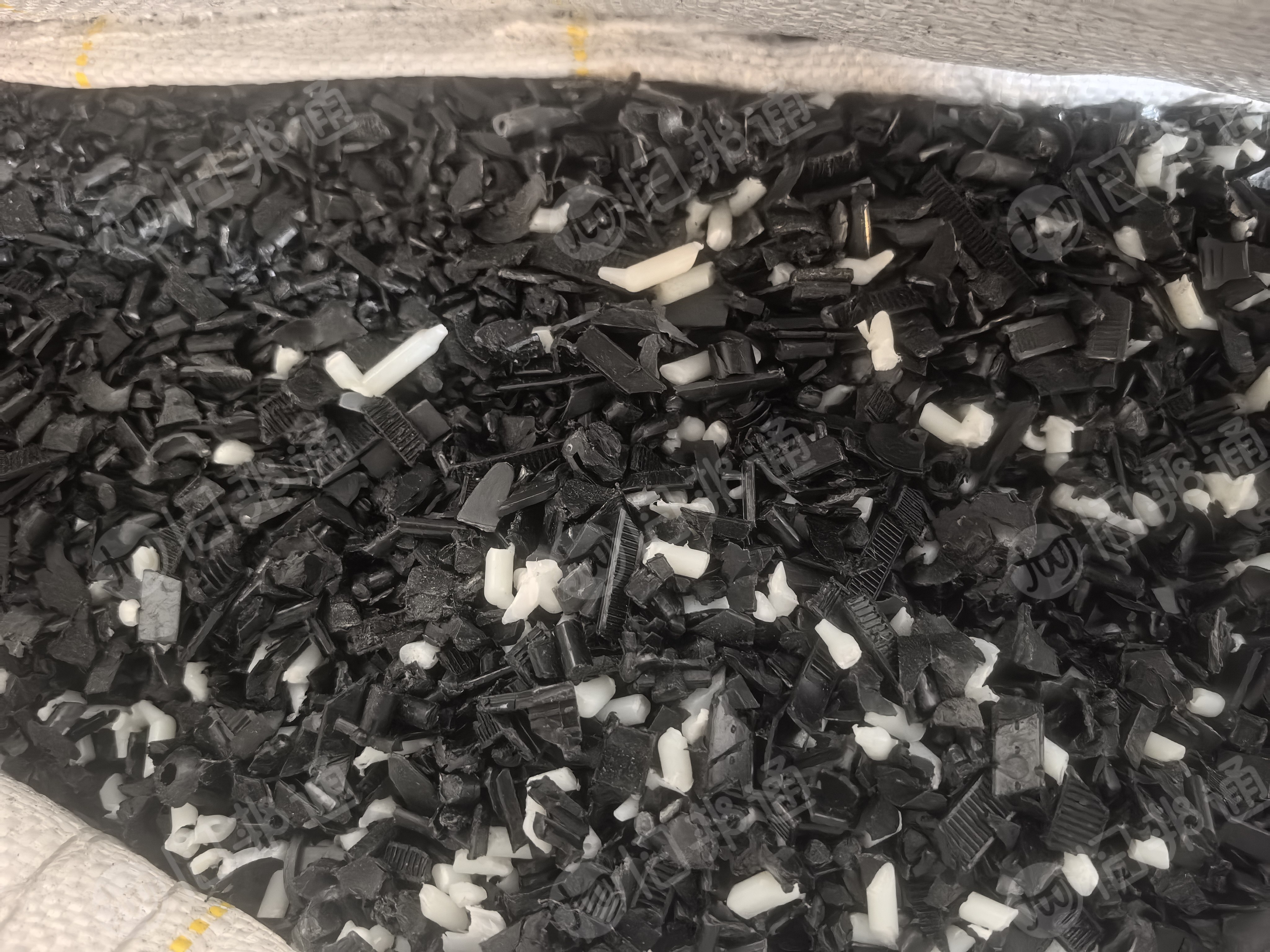 出售尼龙破碎料，尼龙扎带破碎料，水口破碎料，尼龙双6