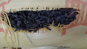 出售黑丙破碎料，汽车内饰破碎、日杂破碎料，月供100吨