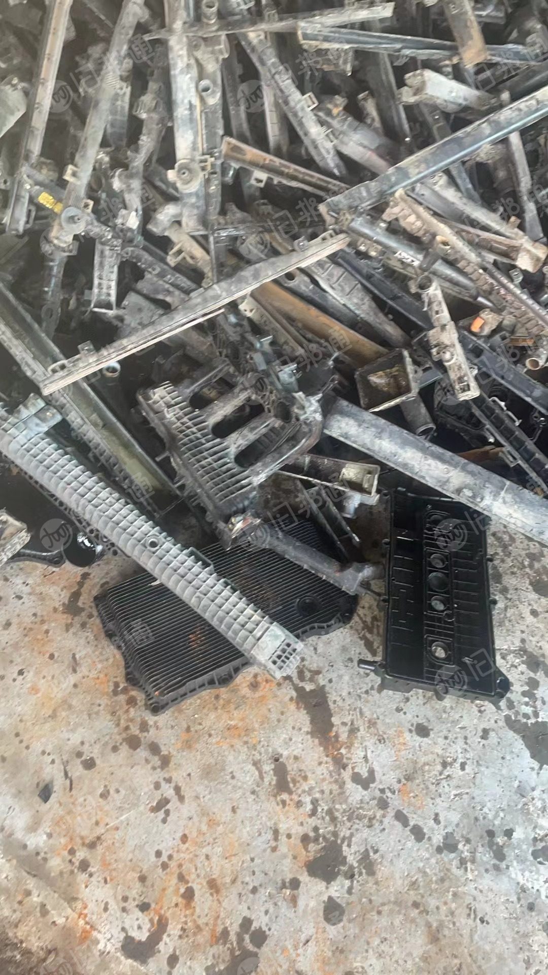 出售尼龙破碎料，单双一起的，水粉料，月供200吨