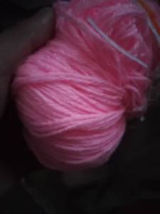 现货处理一批涤纶纱线库存纱线，地毯厂下来的，涤纶材质，有几种颜色，做绳子用的，现货10吨