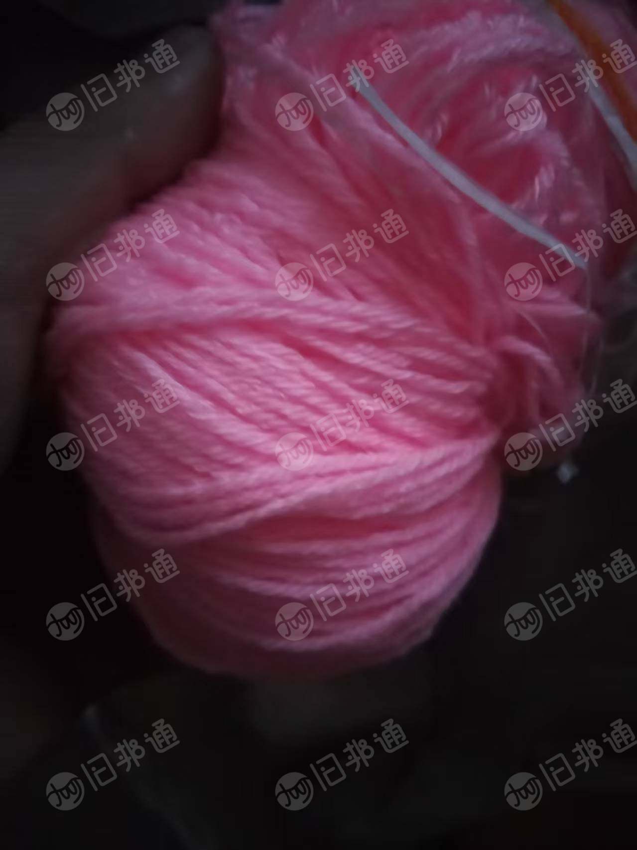 现货处理一批涤纶纱线库存纱线，地毯厂下来的，涤纶材质，有几种颜色，做绳子用的，现货10吨