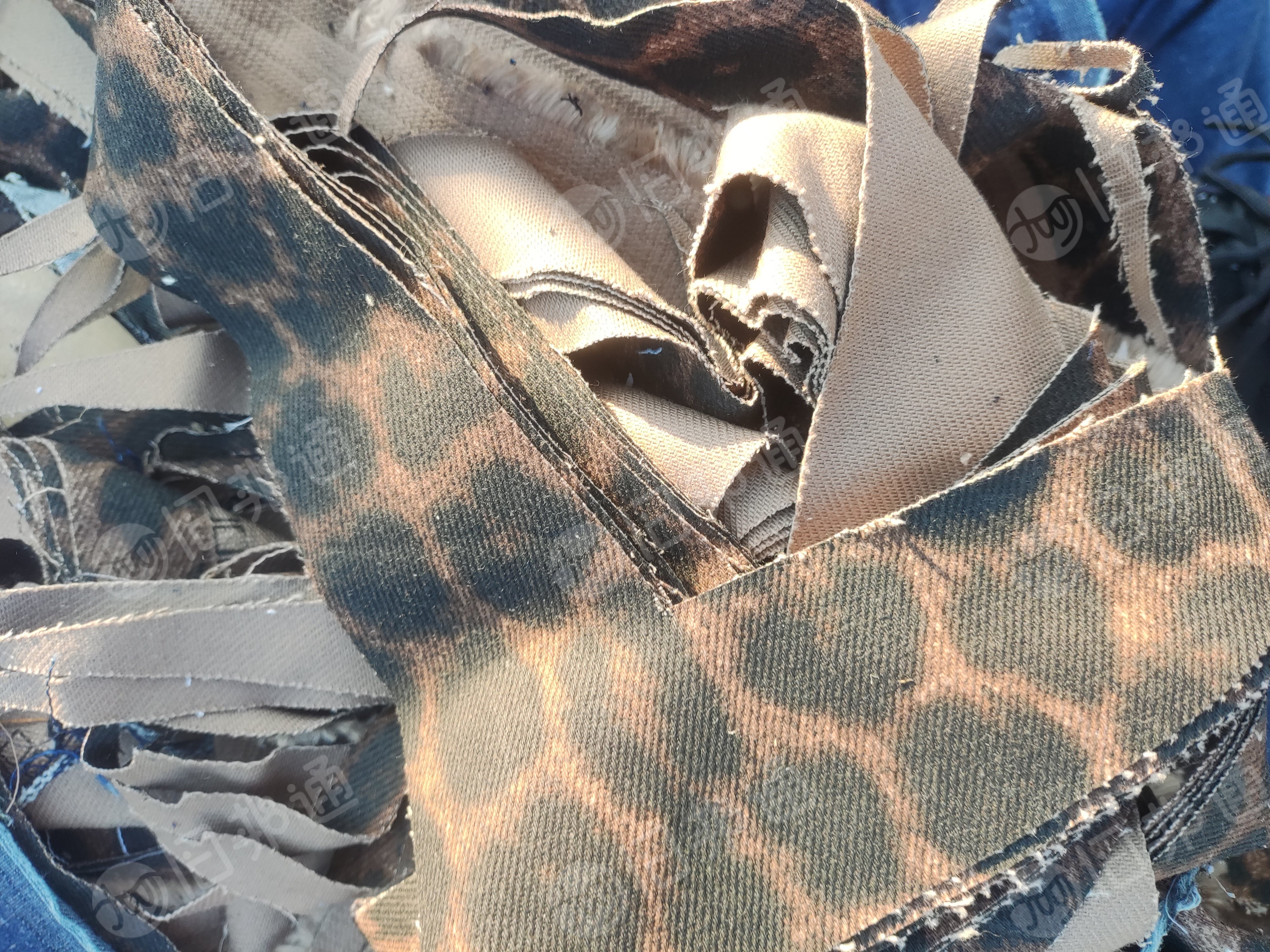 长期收购牛仔布块，布碎，涤棉牛仔废布，纯棉牛仔废布