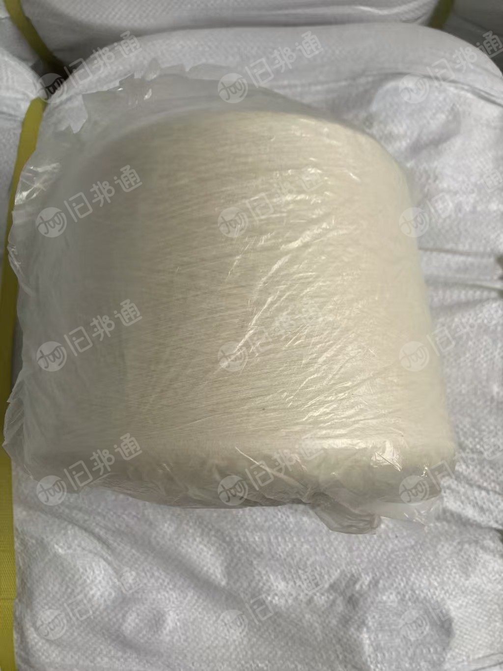 出售库存涤棉纱线，库存纱线，28支，含棉60%，现货只有2.5吨左右，货在浙江杭州