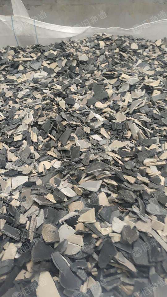 出售精品纯保险杠破碎料，纯内饰破碎料，月供300吨