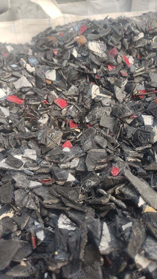 出售精品纯保险杠破碎料，纯内饰破碎料，月供300吨