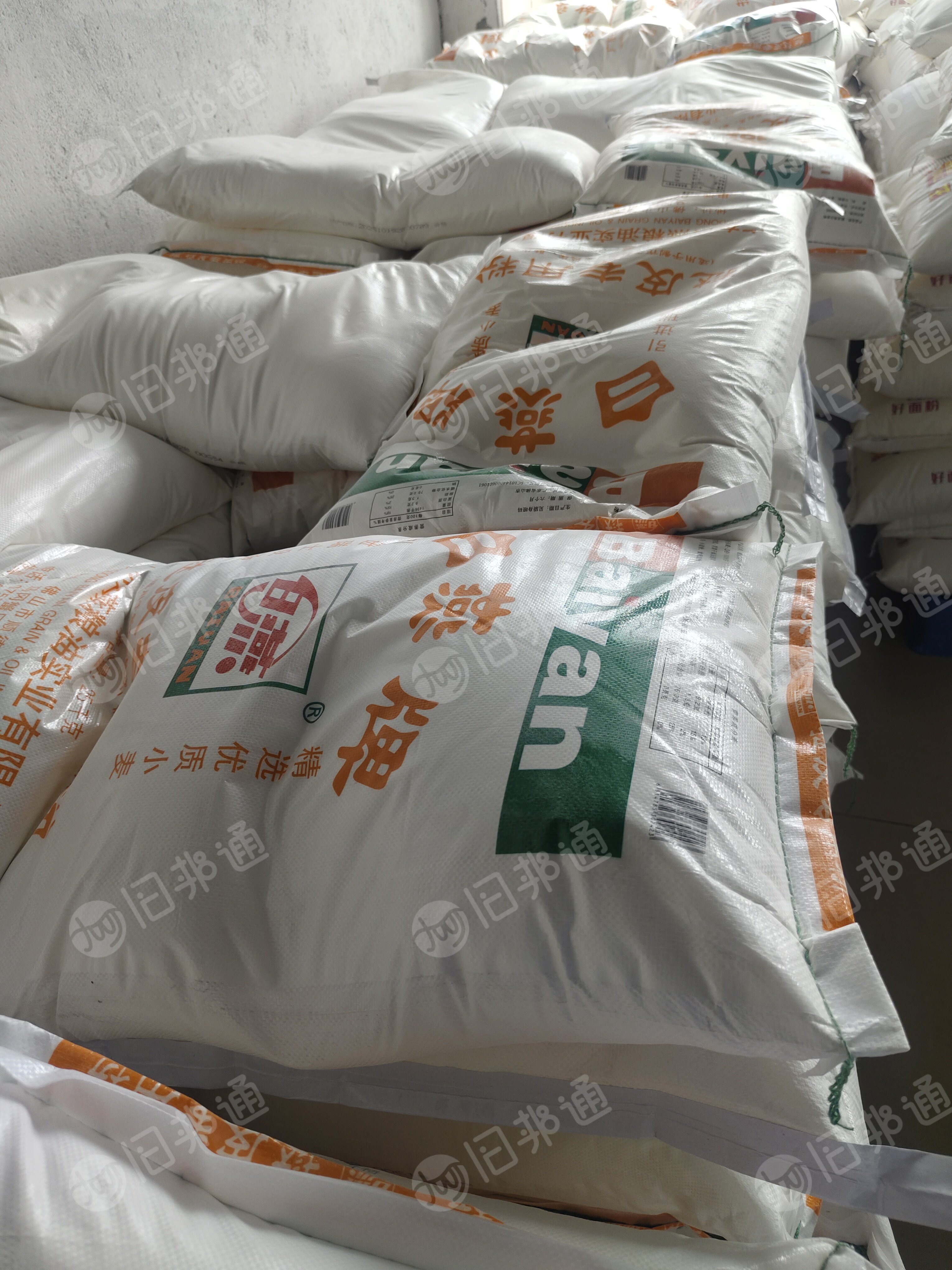 出售食品厂下来的废旧编织袋，装过面粉的