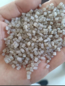 出售缠绕膜颗粒，粘膜颗粒