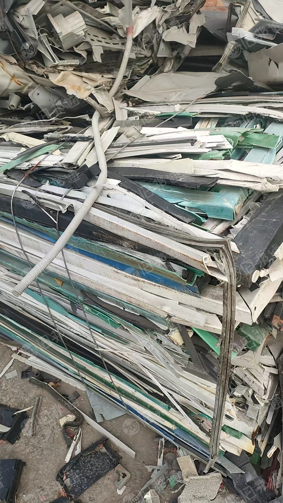 出售PVC门框毛料，是冰箱门框上下来的，现货20多吨