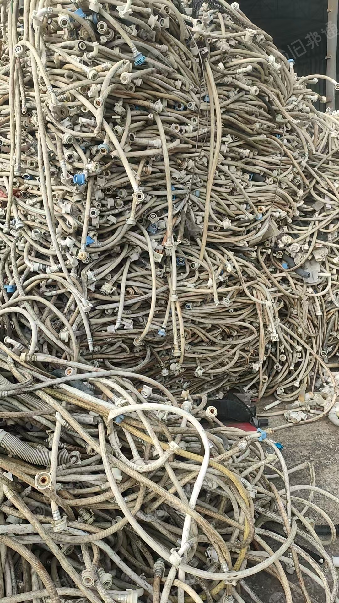 出售PVC进水管毛料，洗衣机上下来的，现货7/8吨