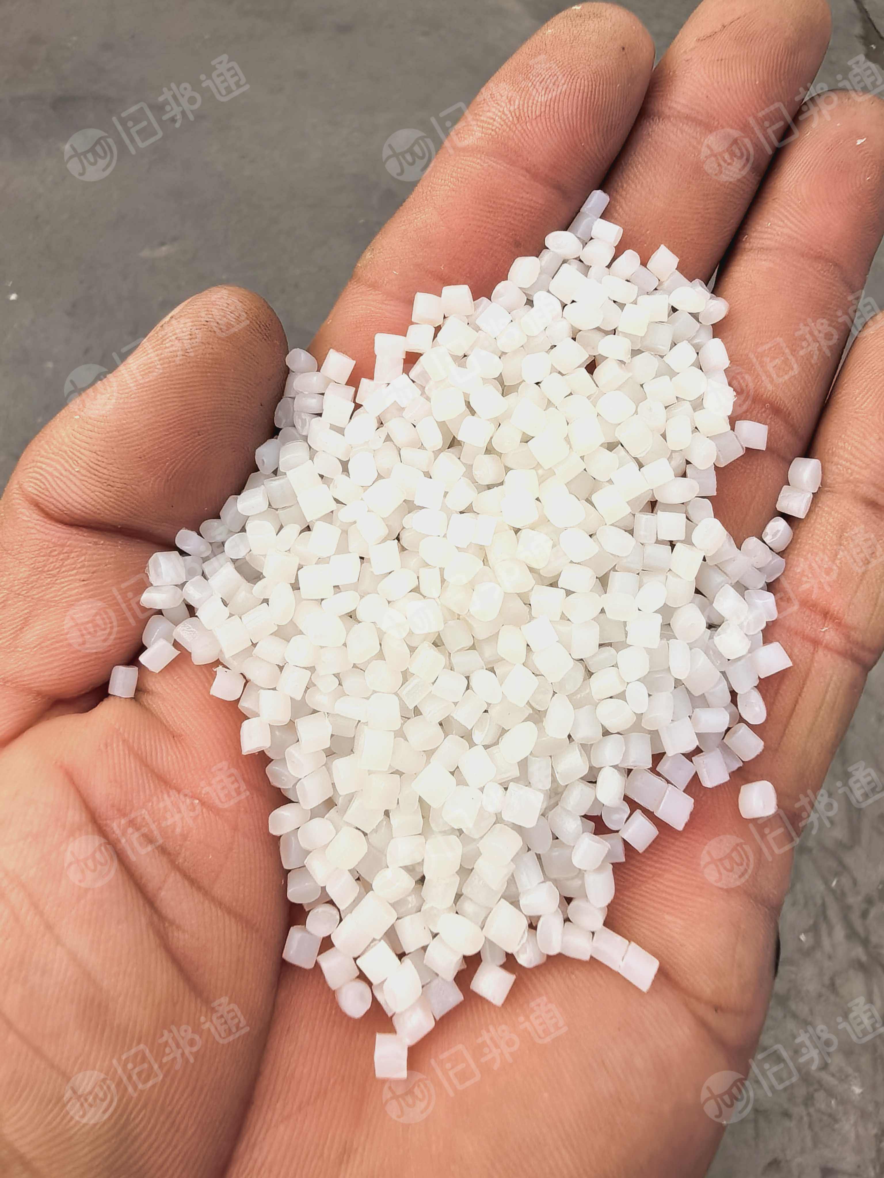 出售低压颗粒，有透析桶颗粒，娃哈哈颗粒等，过150目，月供上千吨