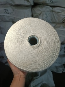 出售库存环锭纺下来的涤棉棉纱，库存棉纱，含棉70%，10支，现货有40吨，货在浙江绍兴