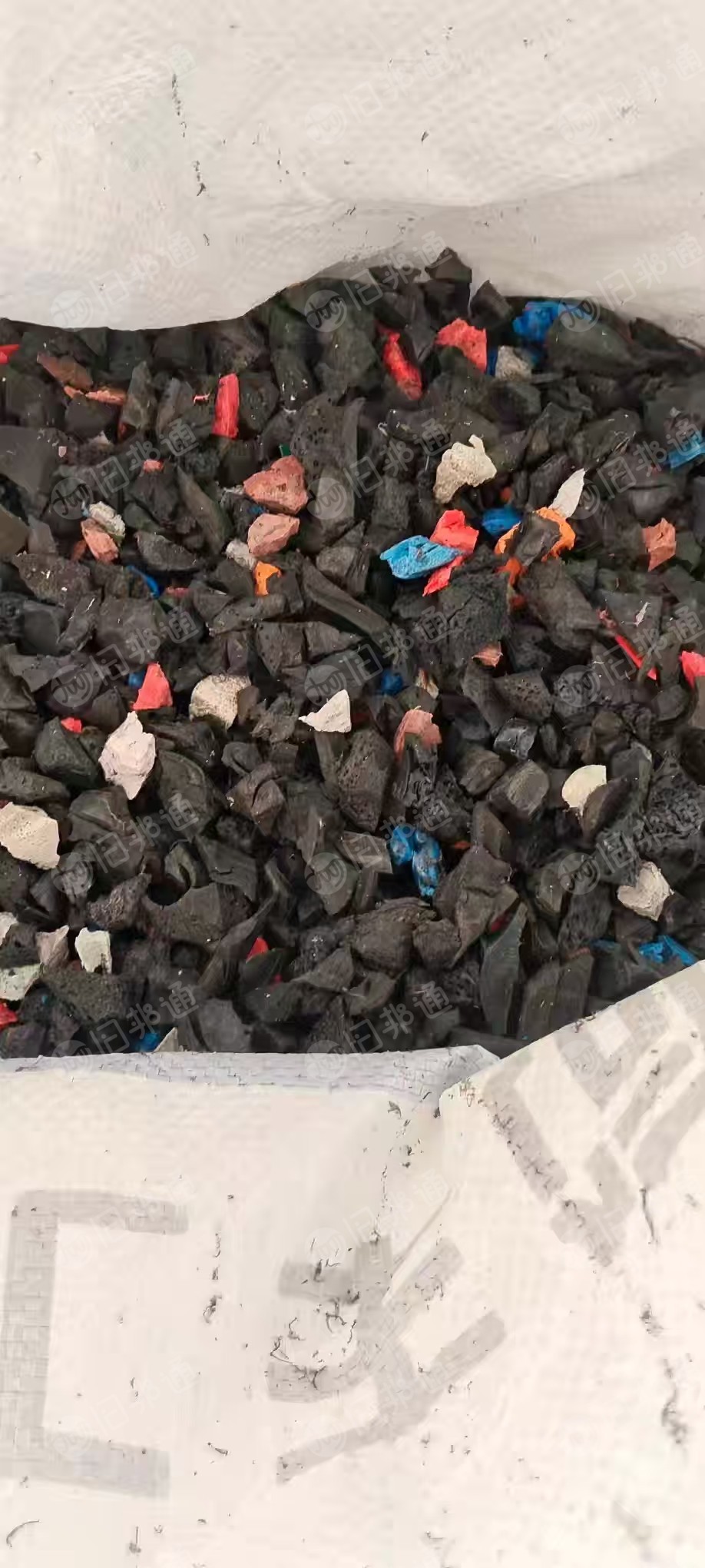 大量出售PVC电缆机头破碎料