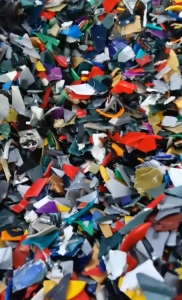 长期出售纯机油壶破碎料，每月90吨左右