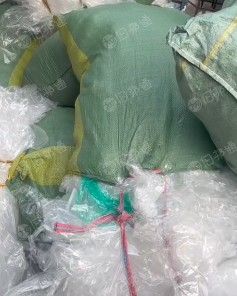 出售玻璃上下来的PE胶水膜废料