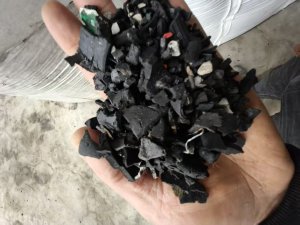 长期出售硅胶壳破碎料，纯度95%左右