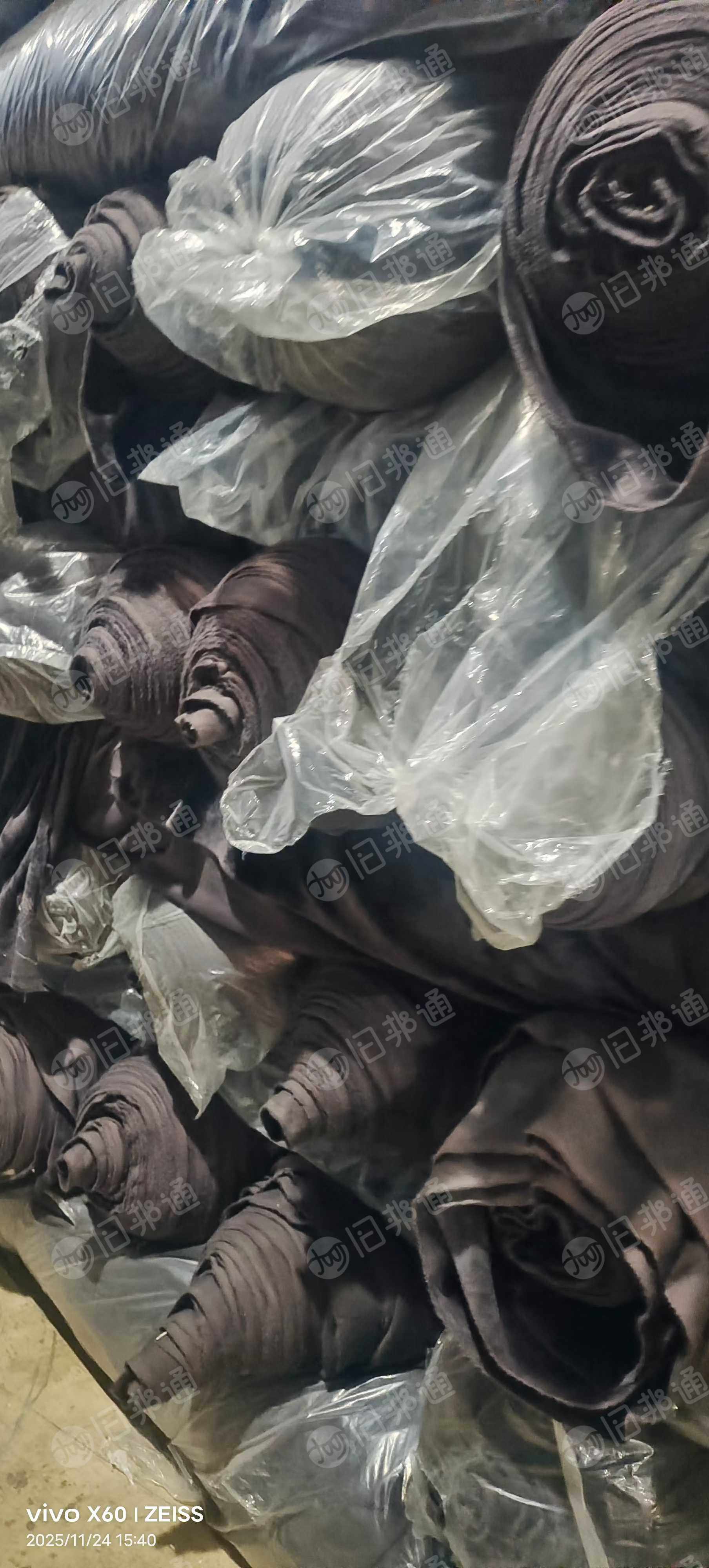 出售高弹单面北极绒布，库存绒布，灰色，门幅1.8克重270，现货有两吨多，货在浙江绍兴