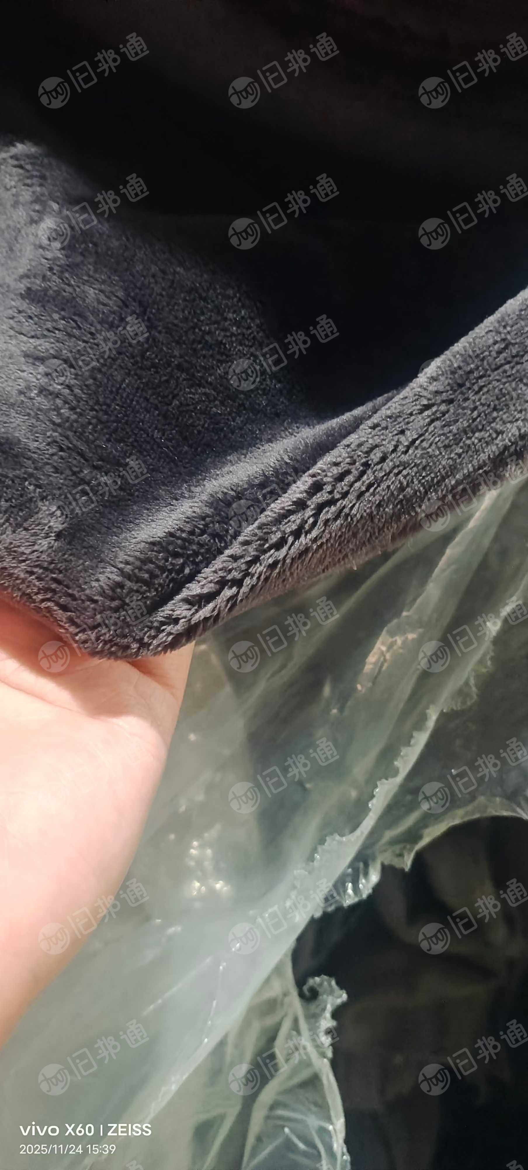 出售高弹单面北极绒布，库存绒布，灰色，门幅1.8克重270，现货有两吨多，货在浙江绍兴