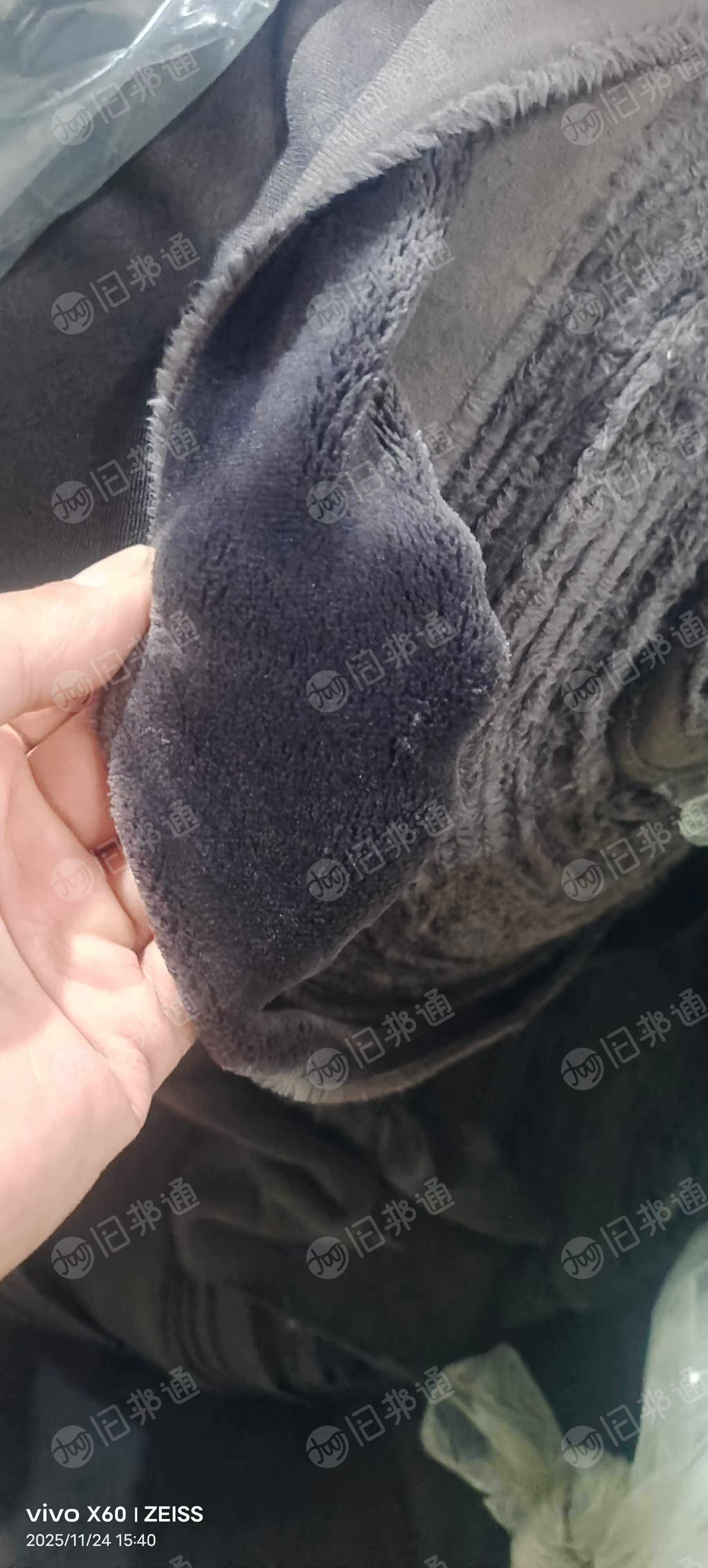 出售高弹单面北极绒布，库存绒布，灰色，门幅1.8克重270，现货有两吨多，货在浙江绍兴