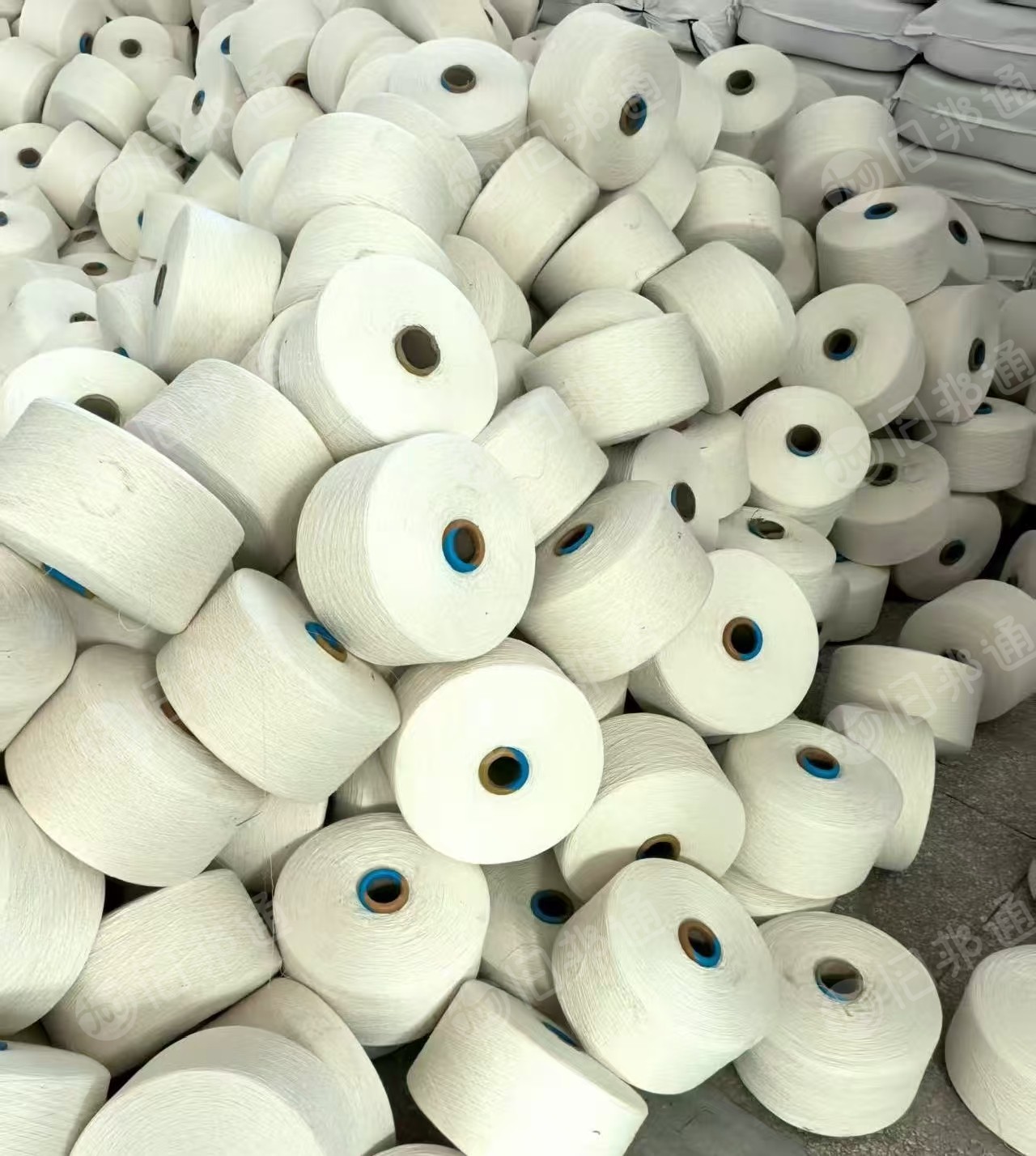 厂家长期出售库存纱线,库存尾纱,气流纺,7-21支涤棉纱线,厂在浙江温州苍南