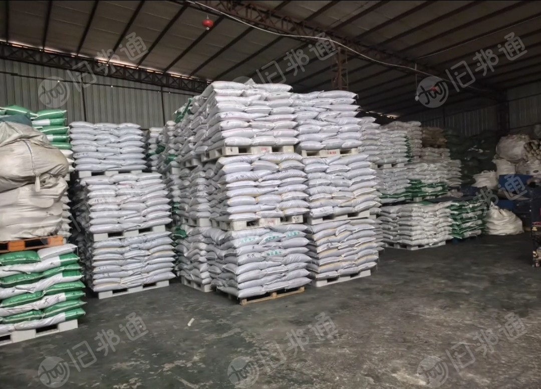 大量出售PVC电子管破碎料