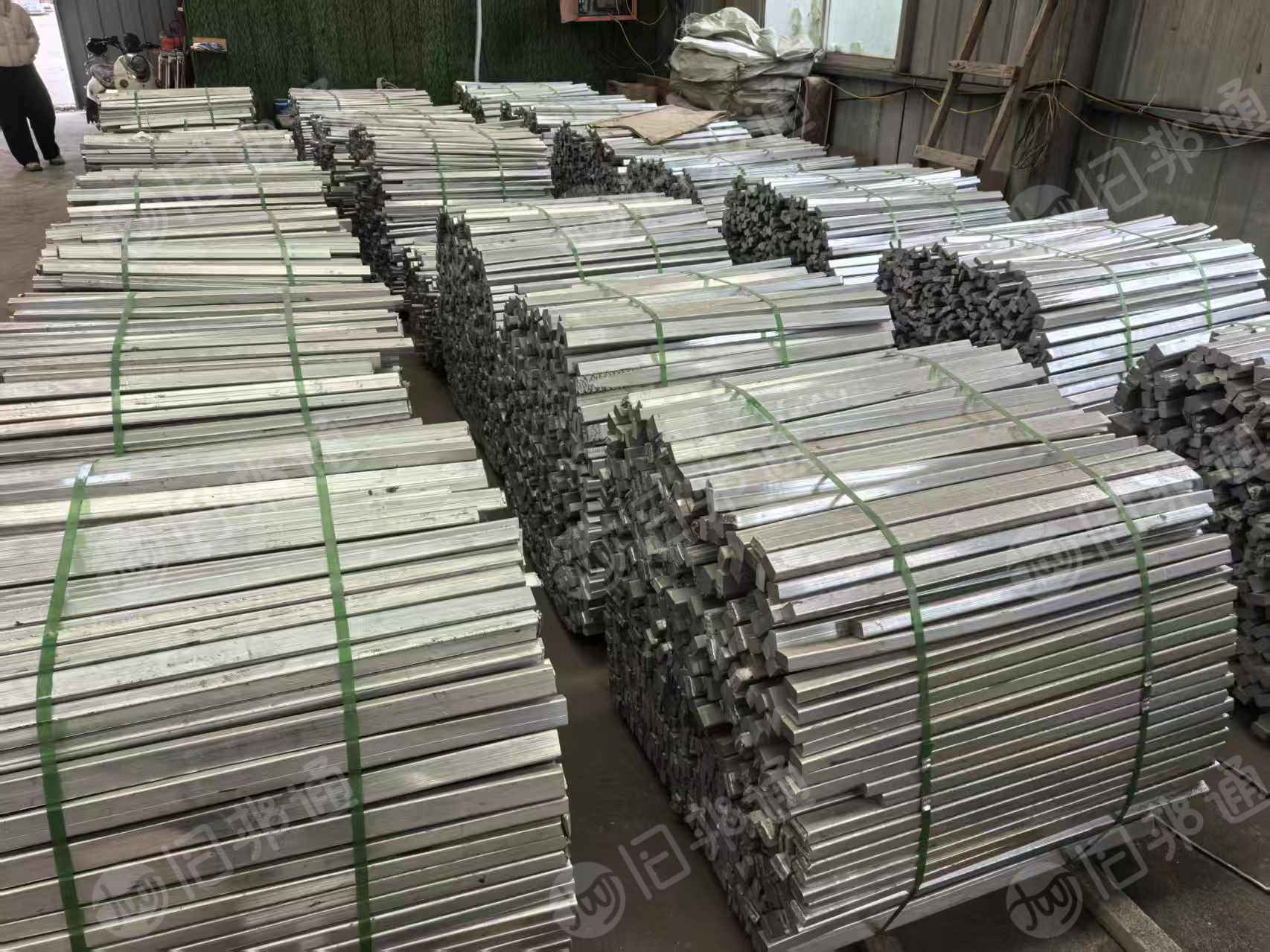 出售铝型材,脱氧铝块,现货50吨左右