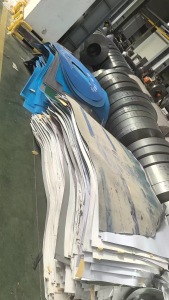 出售钢卷外包装皮废塑料