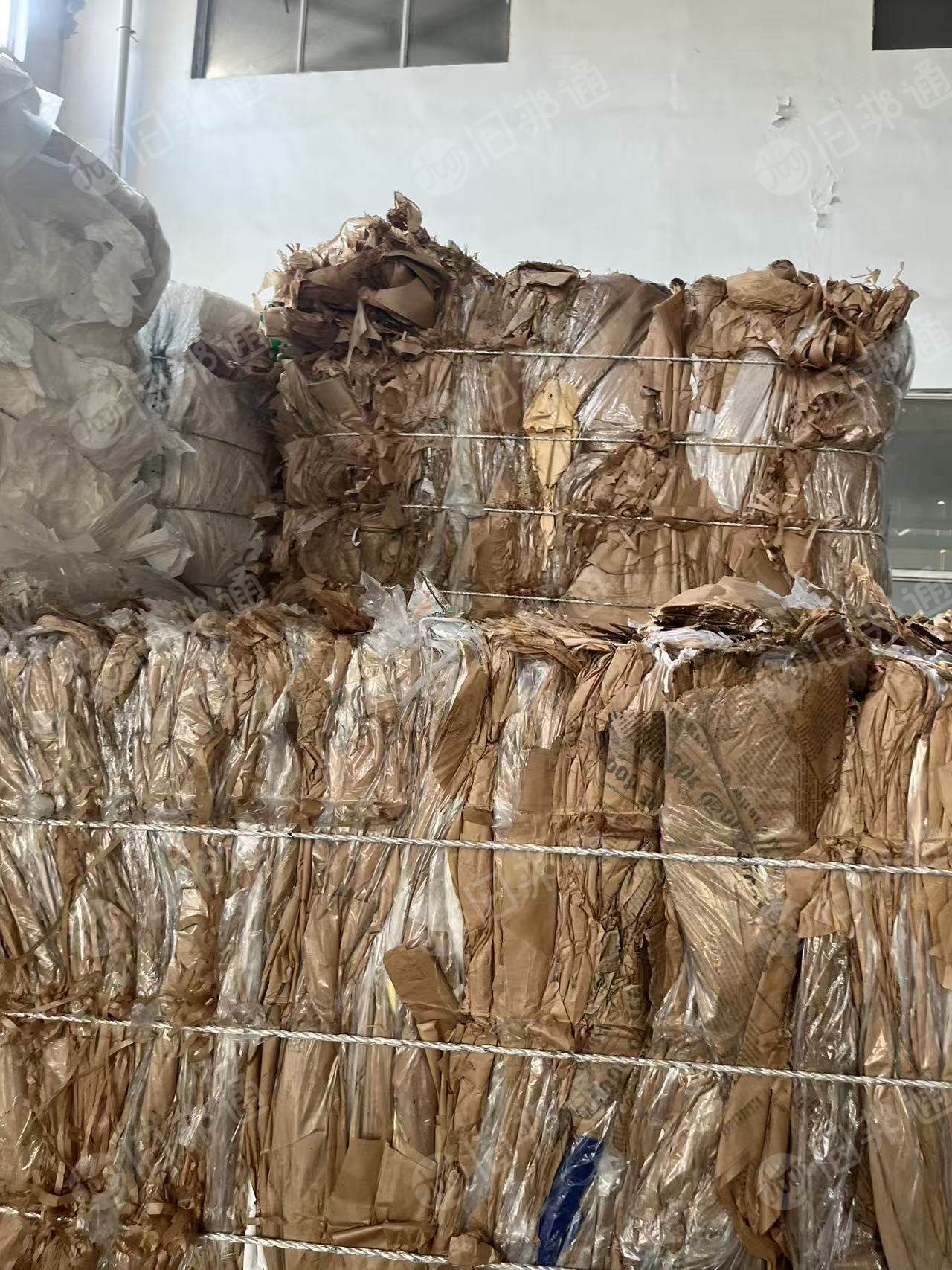 出售硅油纸废料，有白色和本色，含塑料膜一起打包了