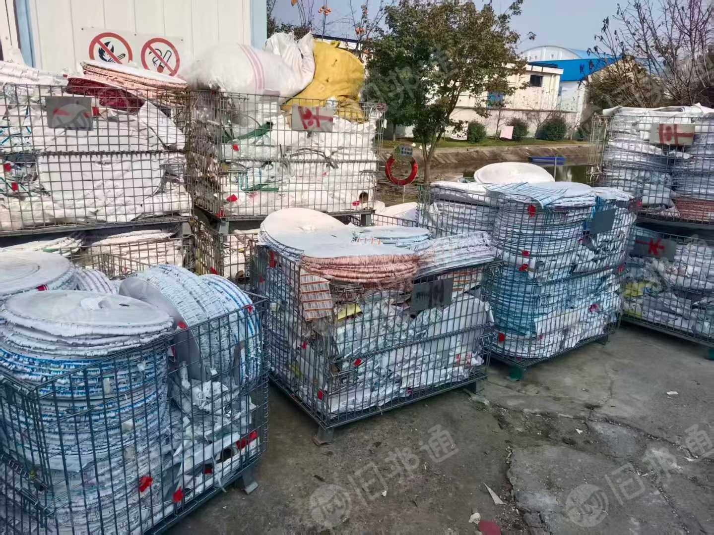 长期出售不干胶纸废料，不干胶胶盘