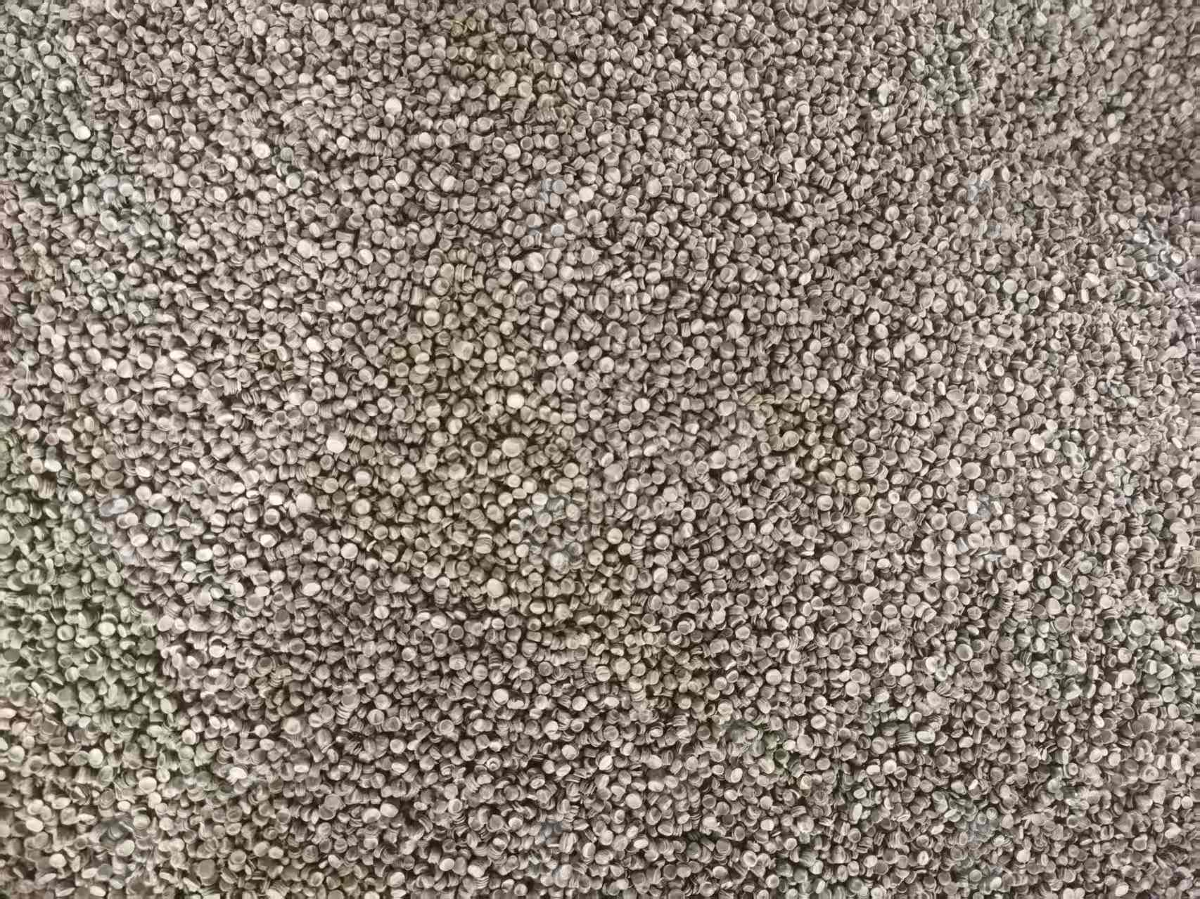 出售PE电池膜颗粒，PE再生颗粒，管道工厂可用