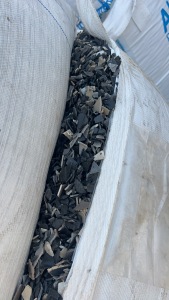 大量出售汽车内饰破碎料和保险杠破碎料,清洗甩干，现货100多吨