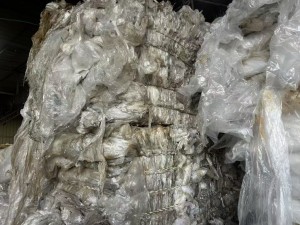 出售缠绕膜废料，粘膜废料