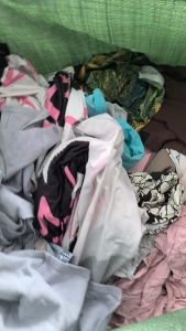 长期出售旧衣服裁剪好的擦机布，废布，现货十多吨