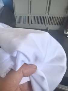 长期出售白色的涤纶废布，涤纶边角料，有大块的也有小块的