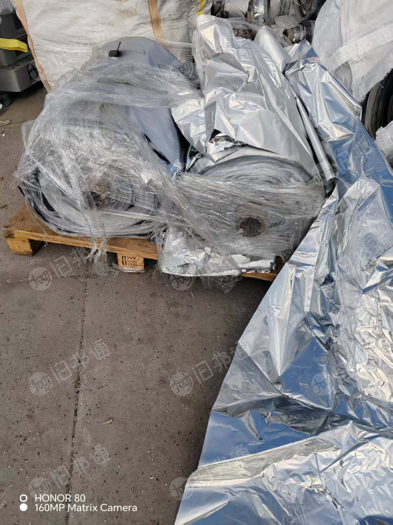 出售PET镀铝膜，带胶的，光伏厂下来的，现货几十吨