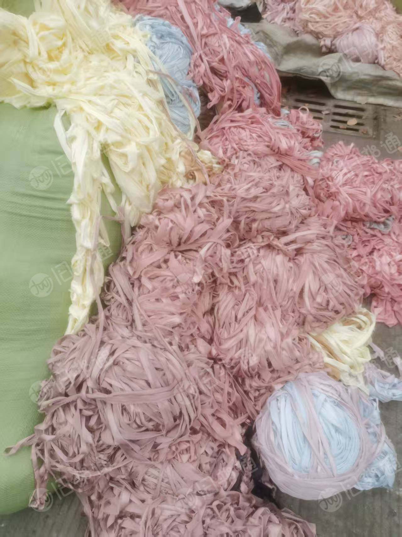 长期出售切边厂下来的切边料，氨纶废布，氨纶布条，月供13米一车，货在浙江绍兴