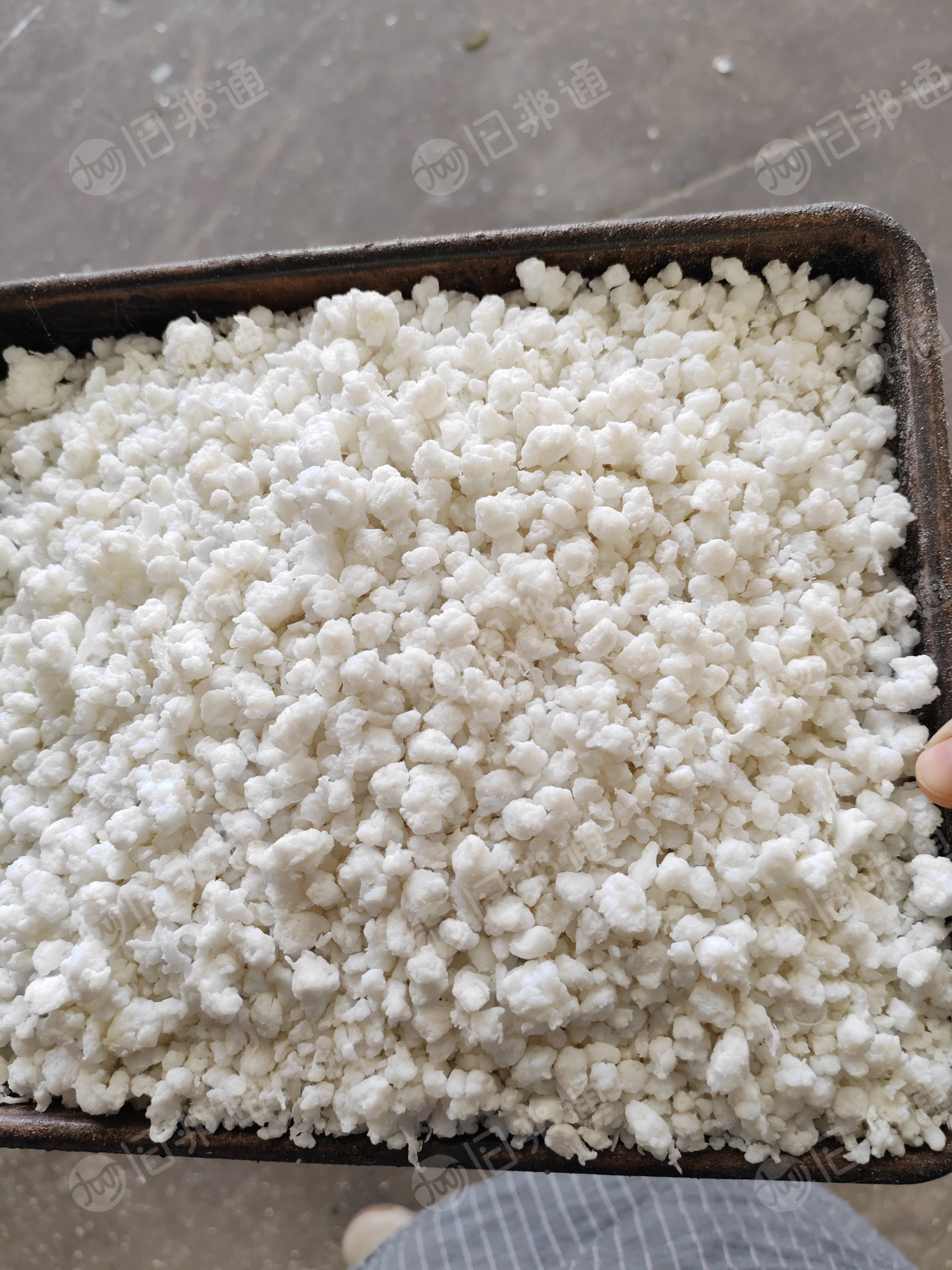 常年大量出售压板级，纺丝级PET泡泡料，月供400吨