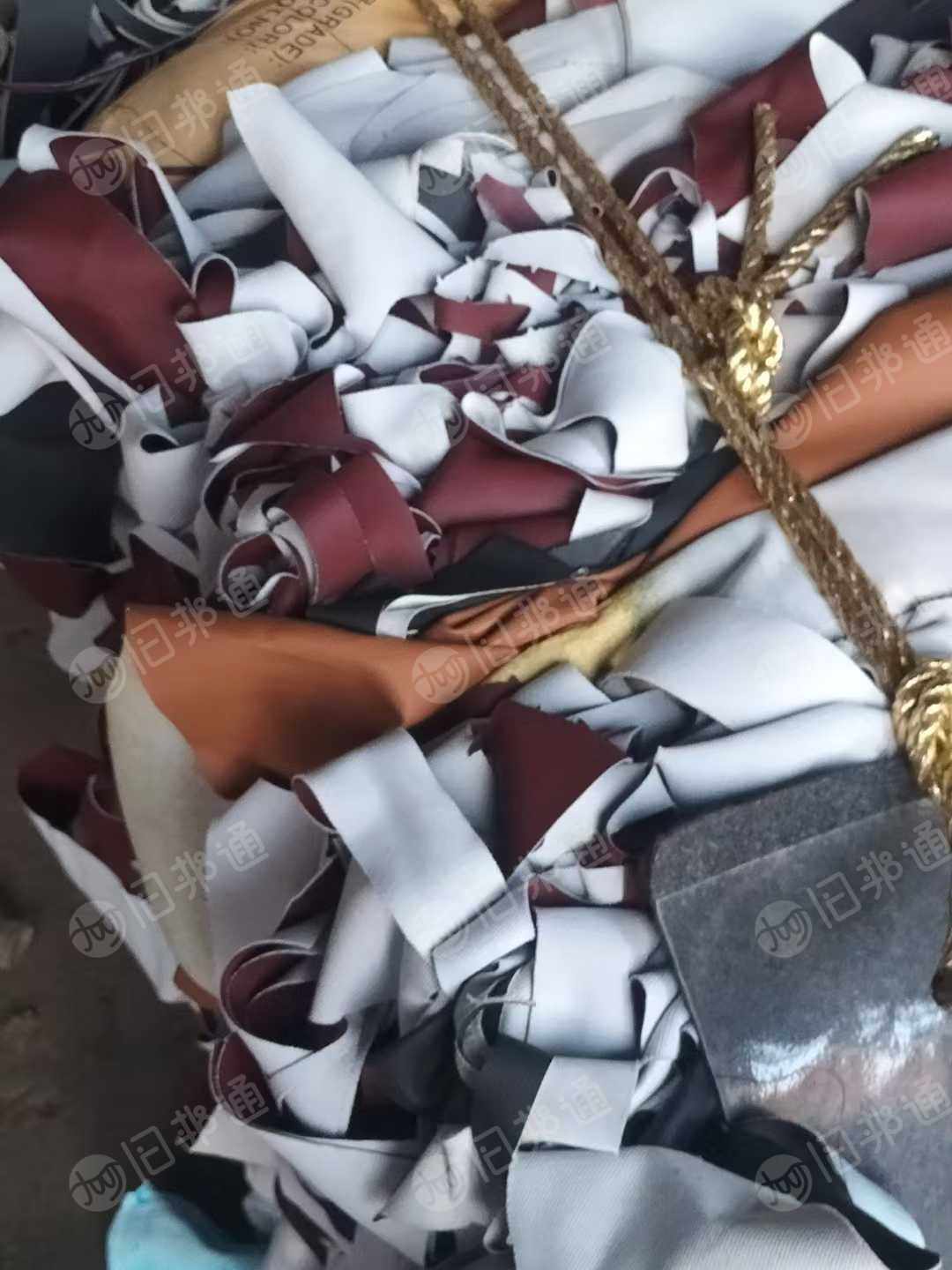 出售软质PVC汽车革边料，带海绵的PVC条子，现货够车