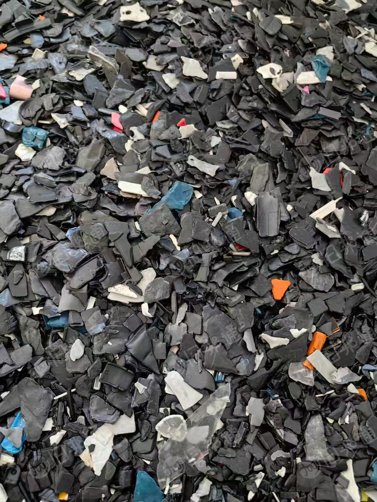 长期出售abs/pc笔记本外壳破碎料，合金笔记本外壳破碎料，冲击8左右