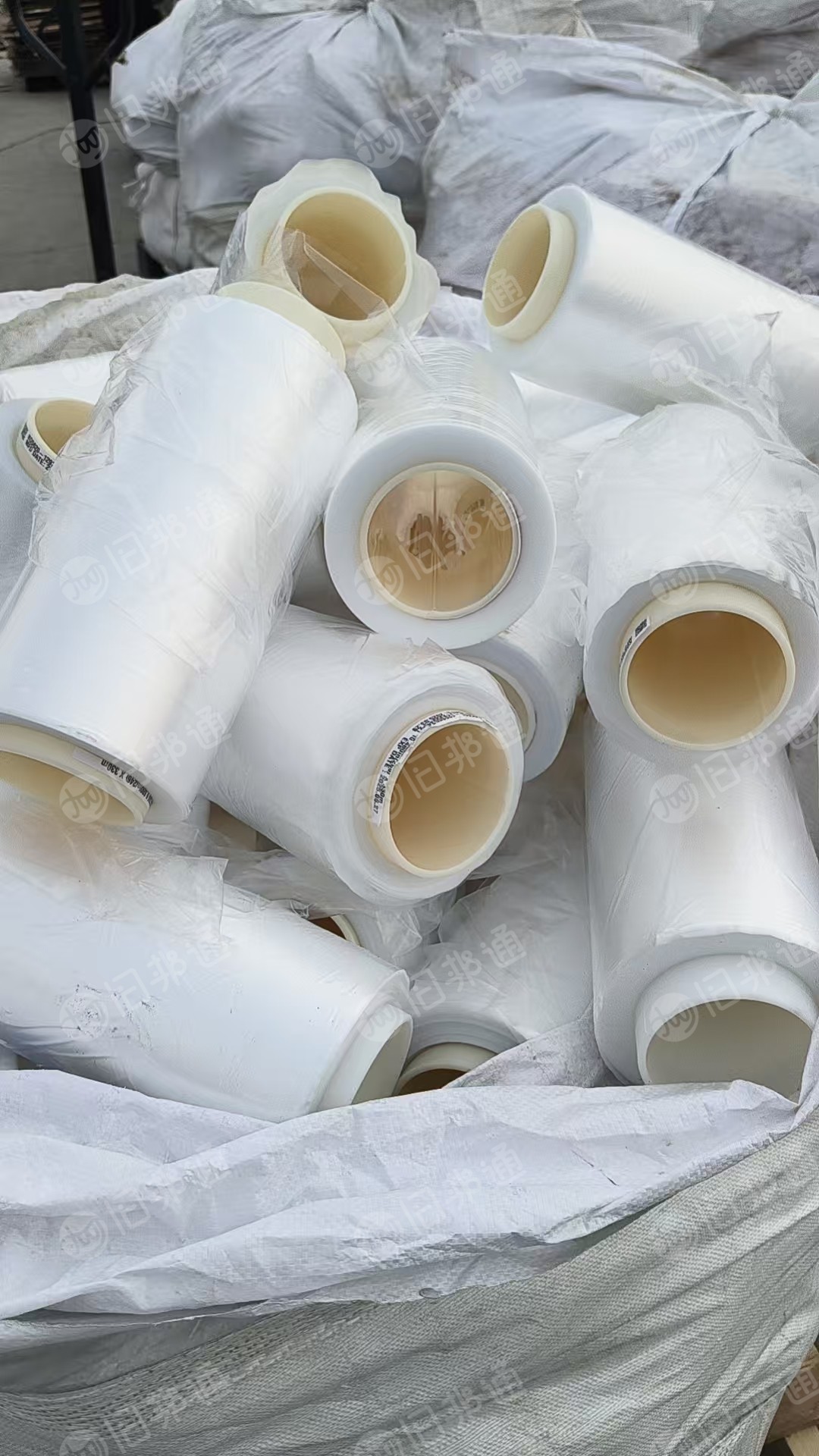 出售PE变色龙废料，带管芯出，管芯ABS材质，长期有货