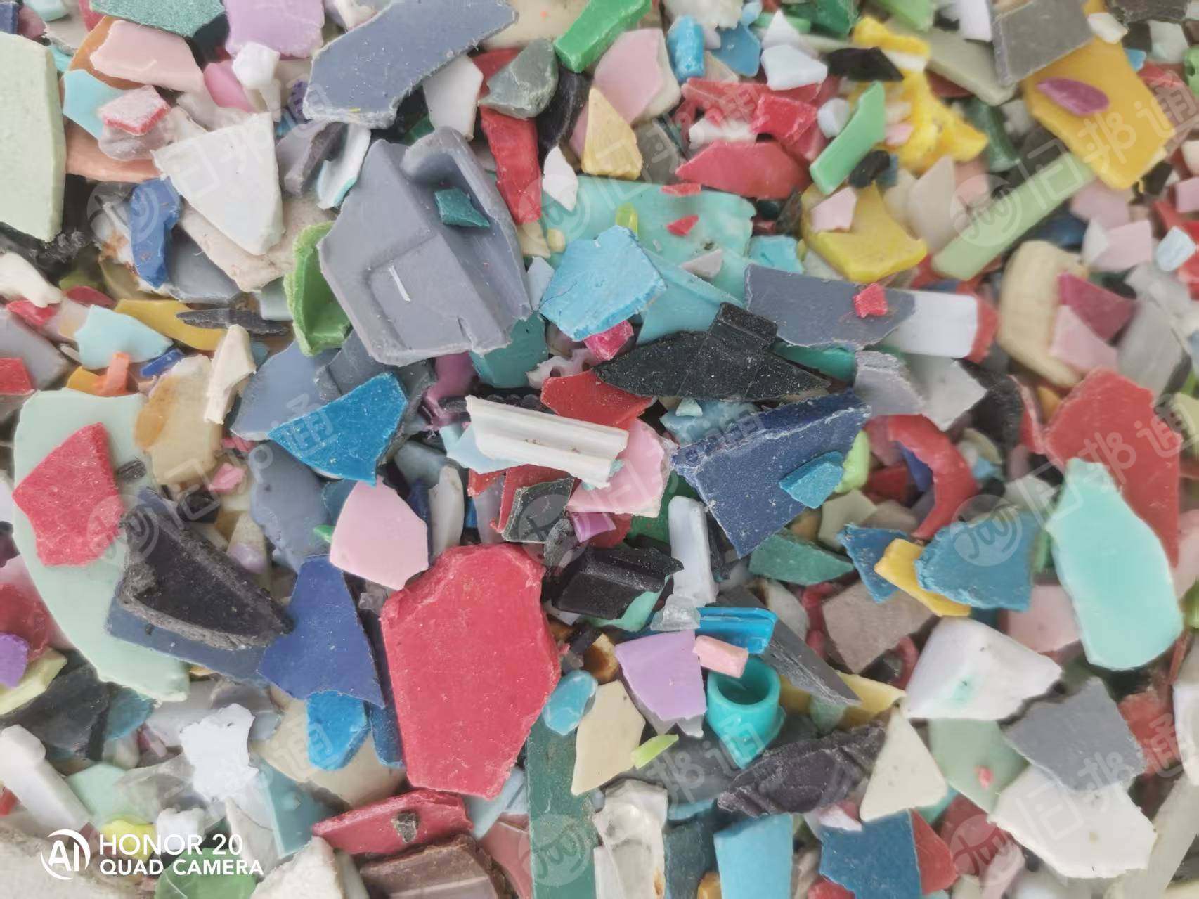 出售盐漂花丙破碎料，现货十几吨，可带票