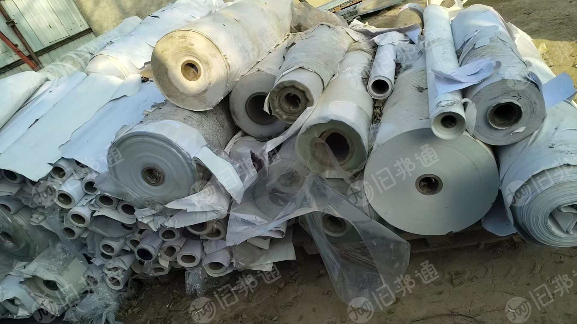 长期出售卷筒白色淋膜纸废料
