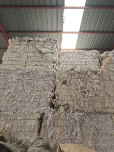 出售白卡纸和白铜版纸混打料