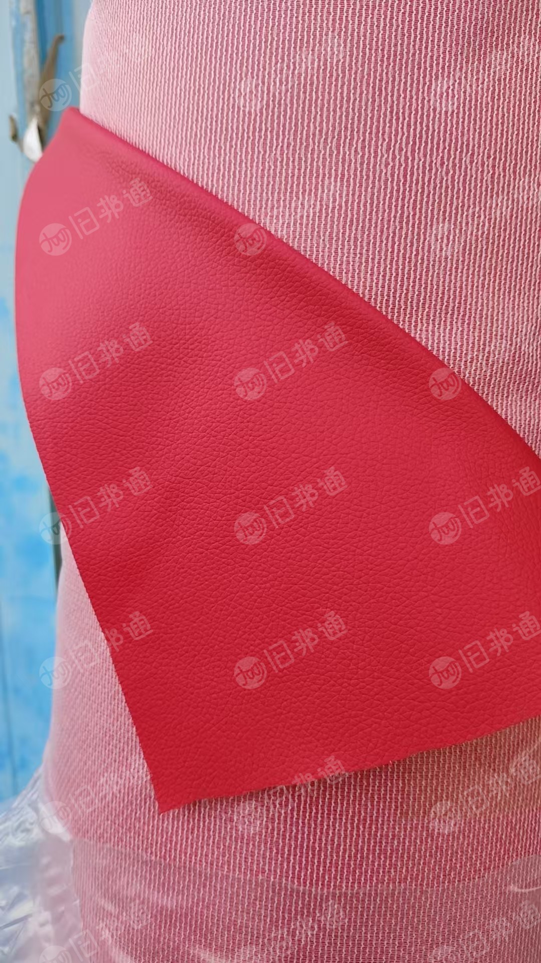 长期出售红色库存皮革布，一等品，二等品都有，在河北石家庄