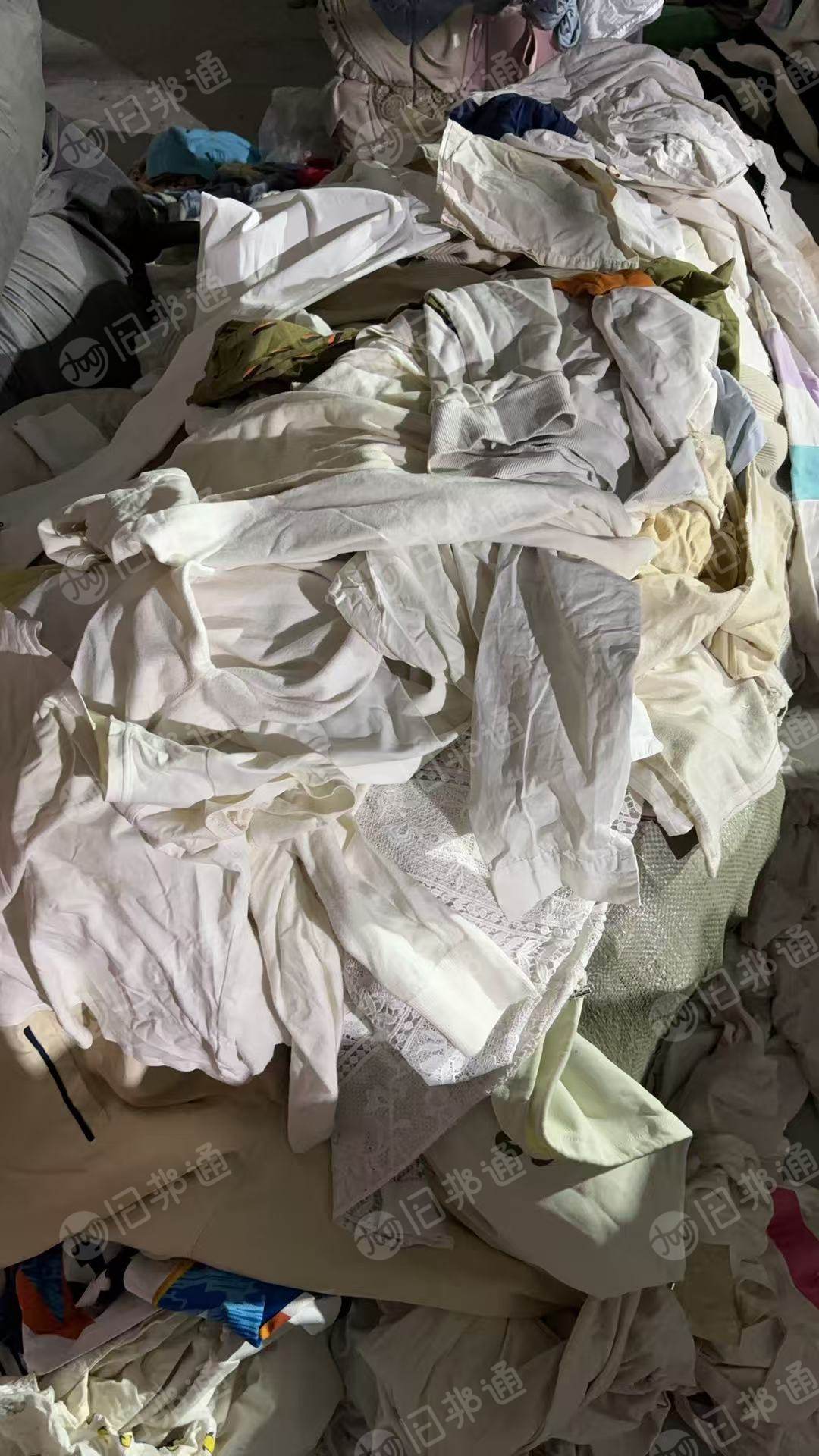 长期出售旧衣服分拣货，大白，裁剪好的睡衣等，现货有几十吨，在湖北荆门