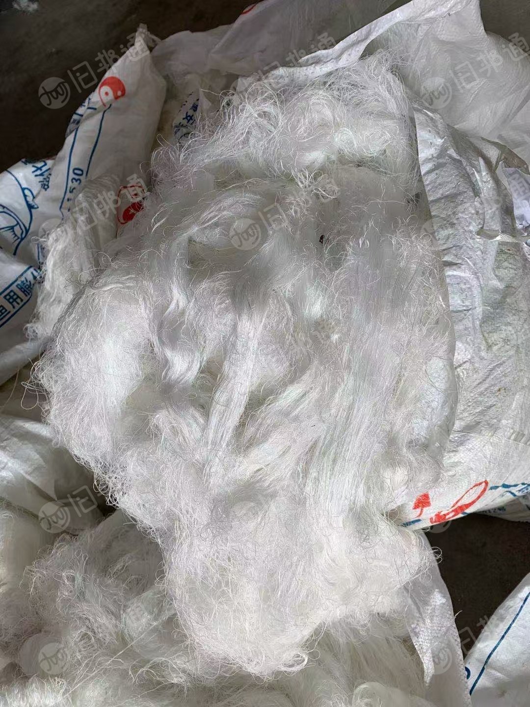 长期出售涤纶废丝,自络回丝,细纱风箱花,涤纶废丝现货7吨