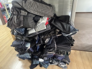 出售沙发厂下来的大布块，涤棉布块，牛仔布块